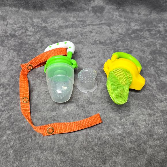 Munchkin Baby Fresh Food Feeder & Fruit Nibbler with Strap Teething Toy - Picture 3 of 5